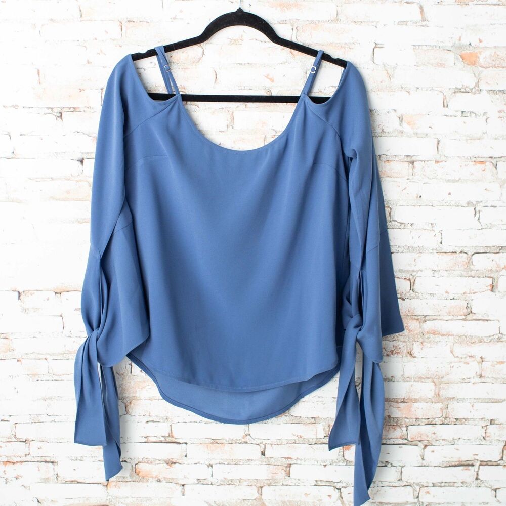 BCBGMAXAZRIA Women M Blue Cold Shoulder Tie Sleeve Blouse High Low Top